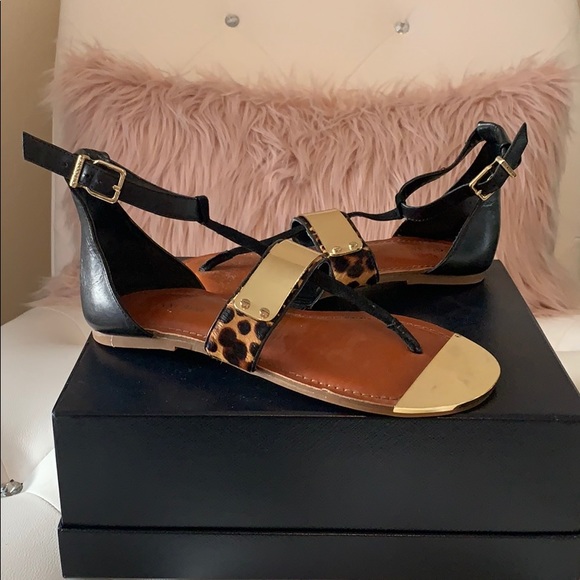 NWOT Gianni Bini T-Strap Cheetah Print Gold Bar Sa - Picture 2 of 8